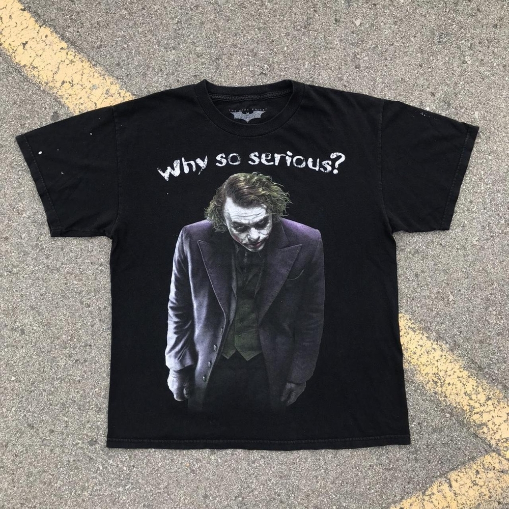 2008 The Dark Knight Joker Heath ledger “why so serious” graphic t shirt sz M
